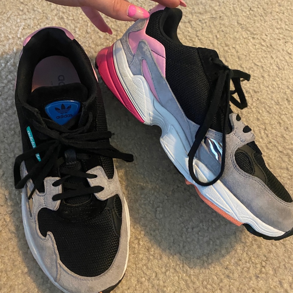 Adidas women’s falcon tennis shoes